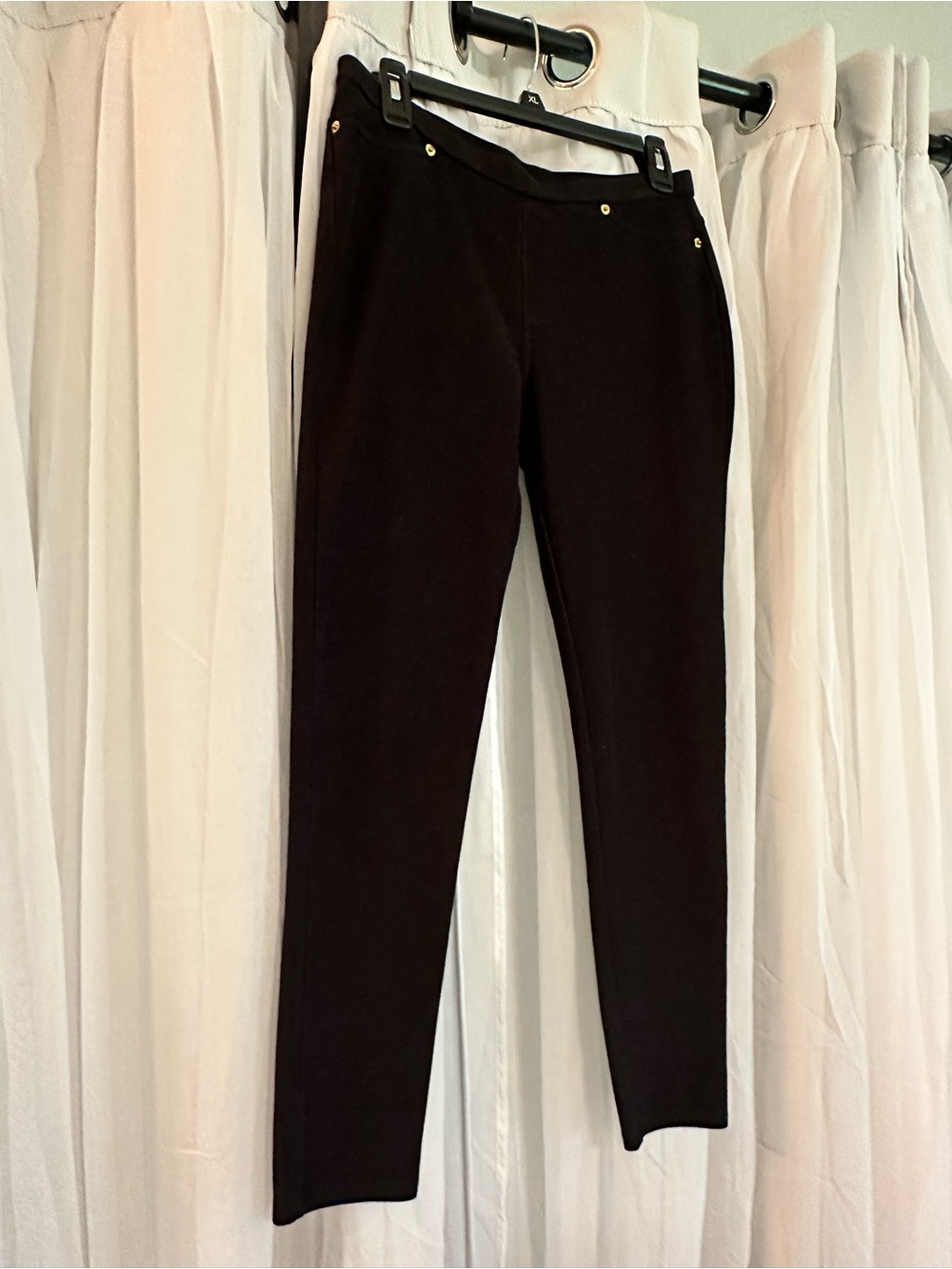 Michael Kors Black Skinny Cropped Pants with Cream Label